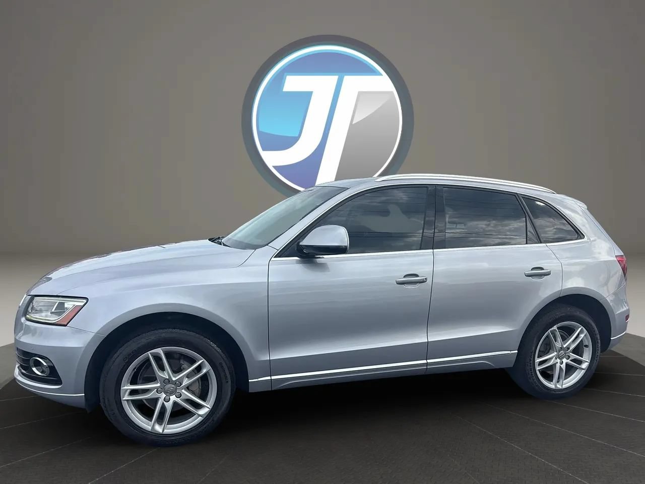 Used 2016 Audi Q5 2.0T Premium Plus w/ Technology Package AWD/4WD image 7