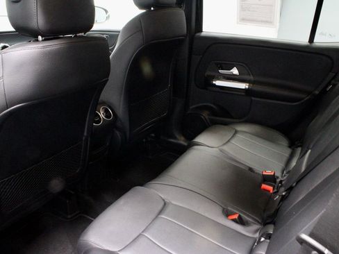 Used 2025 Mercedes-Benz GLB 250 GLB 250 image 21