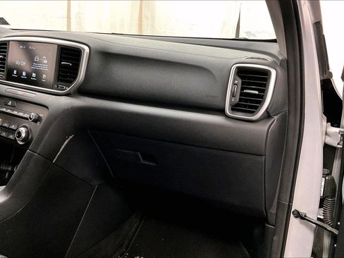Used 2021 Kia Sportage LX image 15
