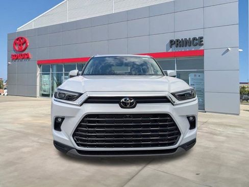 New 2026 Toyota Grand Highlander AWD image 9