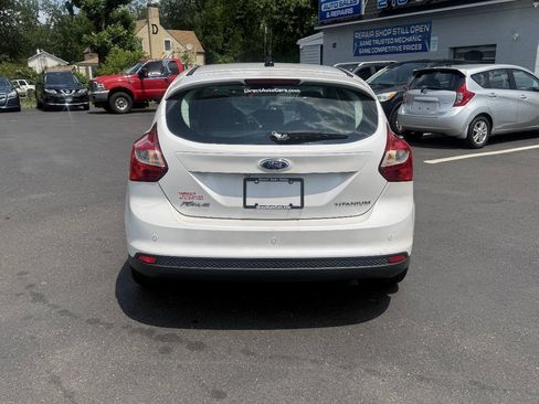 Used 2014 Ford Focus Titanium FWD image 9