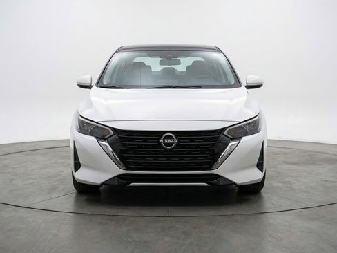 Used 2025 Nissan Sentra SV FWD image 2