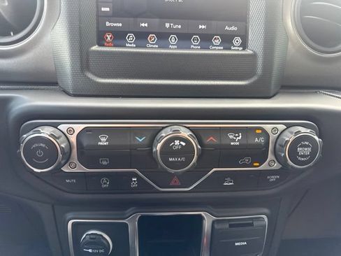 Used 2023 Jeep Wrangler Sport AWD/4WD image 21