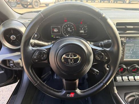 Used 2025 Toyota GR86 w/ ALL Weather Mat Package (TMS) RWD image 26