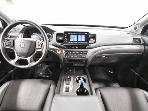 Certified 2025 Honda Ridgeline RTL image 3