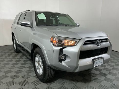 Used 2022 Toyota 4Runner SR5 Premium w/ Moonroof Package RWD image 4