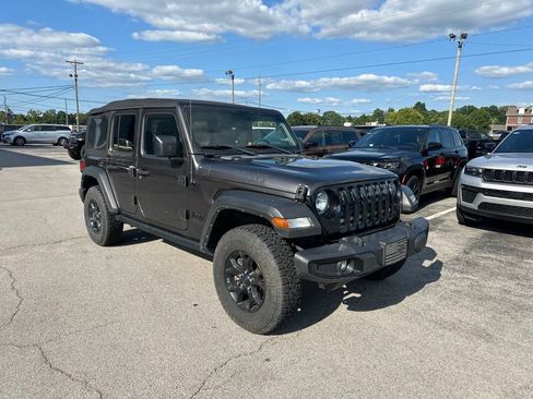 Used 2021 Jeep Wrangler Unlimited Sport AWD/4WD image 2