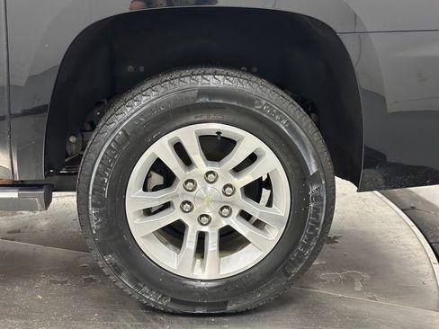 Used 2015 Chevrolet Suburban LTZ RWD image 29