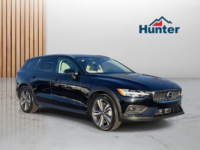 New 2025 Volvo V60 B5 Cross Country Plus w/ Protection Package Premier