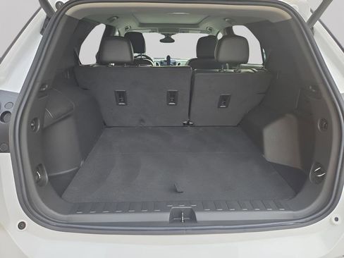 Used 2023 Chevrolet Equinox Premier AWD/4WD image 19