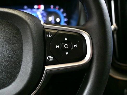 Used 2024 Volvo XC60 B5 Core AWD/4WD image 39