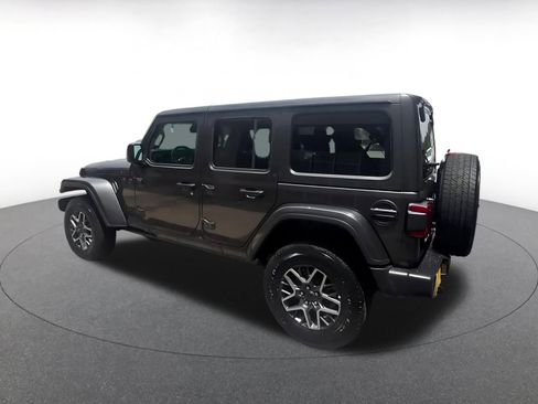 Used 2025 Jeep Wrangler Unlimited Sahara AWD/4WD image 10