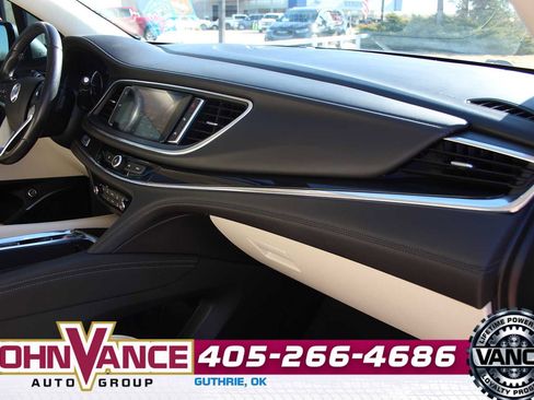 Used 2023 Buick Enclave Essence image 16