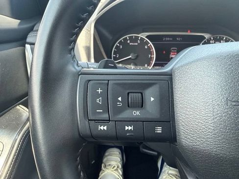 Used 2025 Nissan Rogue SV FWD image 27