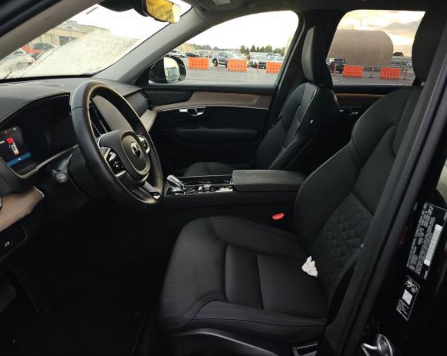 Used 2026 Volvo XC90 B6 Plus AWD/4WD image 2
