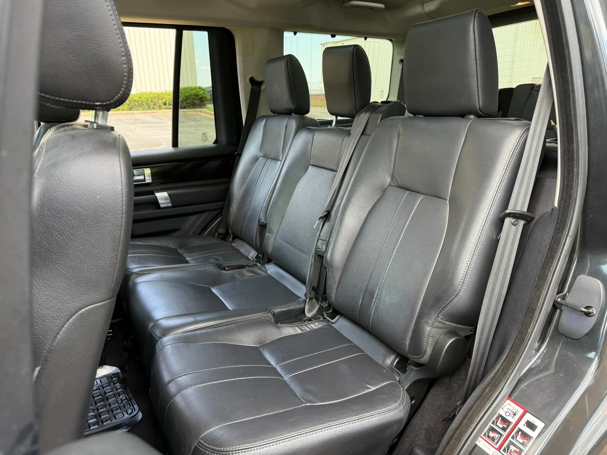Used 2015 Land Rover LR4 HSE AWD/4WD image 30
