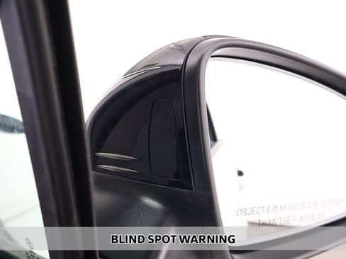 Used 2022 Volkswagen Tiguan SE R-Line image 5