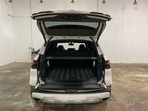 Used 2026 BMW X5 xDrive40i AWD/4WD image 9