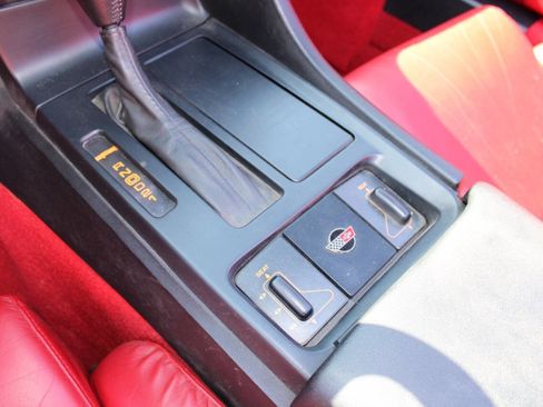 Used 1992 Chevrolet Corvette Convertible RWD image 24