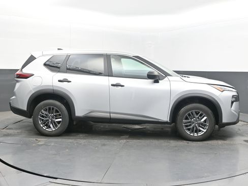 Certified 2024 Nissan Rogue S AWD/4WD image 8