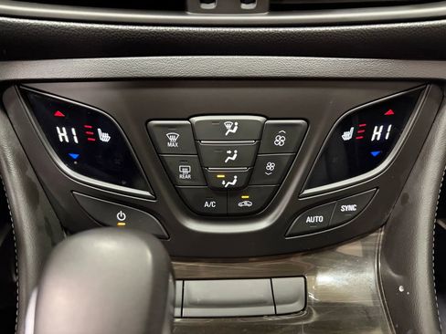 Used 2019 Buick Envision Essence image 43