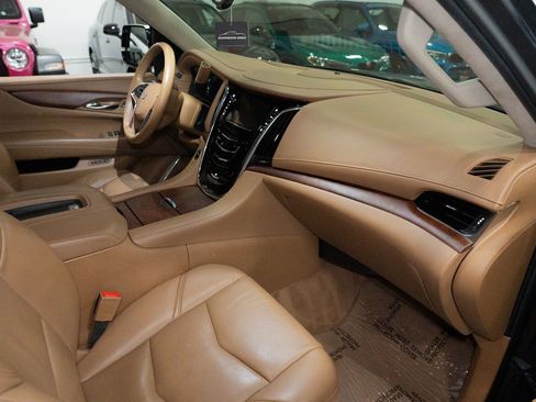 Used 2016 Cadillac Escalade ESV Platinum image 48