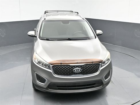 Used 2017 Kia Sorento LX w/ LX Convenience Package FWD image 22