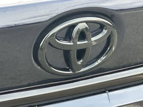 Used 2025 Toyota Corolla LE image 16