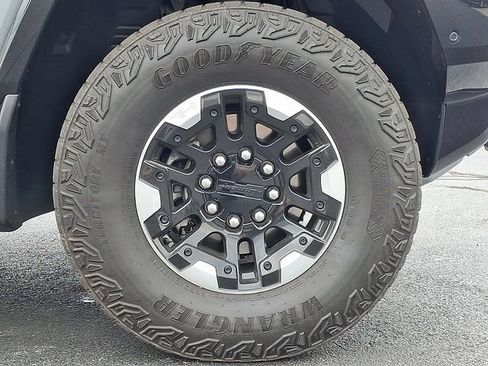 Used 2024 GMC Hummer EV 2X w/ Extreme Off-Road Package AWD/4WD image 8