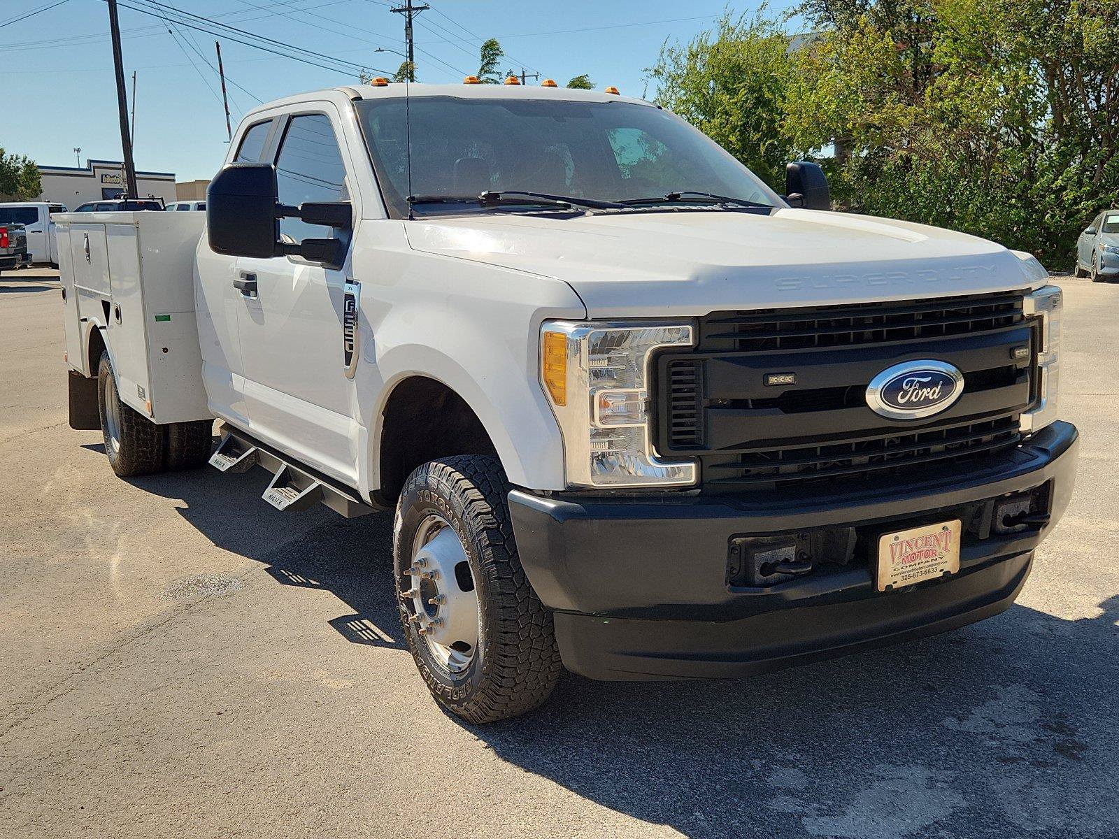 Used 2017 Ford F350 XL w/ Snow Plow Prep Package AWD/4WD image 6