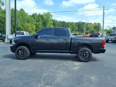 Used 2016 RAM 1500 Express w/ Black Ram 1500 Express Group AWD/4WD image 21