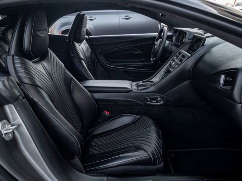 Used 2019 Aston Martin DB11 Volante image 22