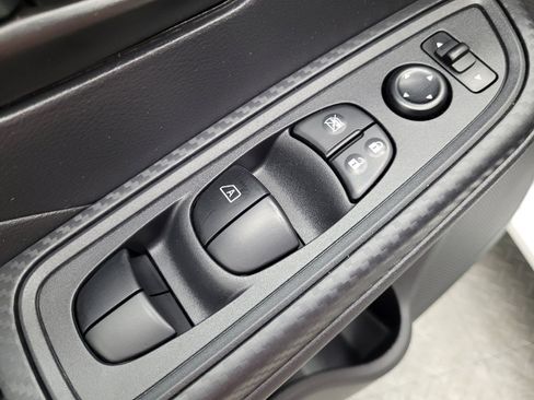 Used 2025 Nissan Versa S w/ Trunk Package FWD image 27