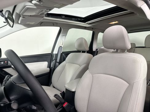 Used 2015 Subaru Forester 2.5i Premium AWD/4WD image 21