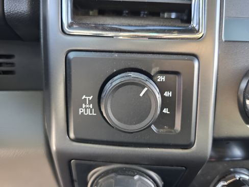 Used 2019 Ford F150 XLT w/ Equipment Group 302A Luxury AWD/4WD image 21