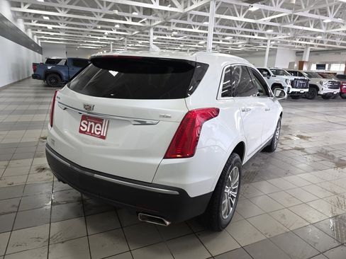 Used 2017 Cadillac XT5 Luxury w/ Driver Awareness Package image 5