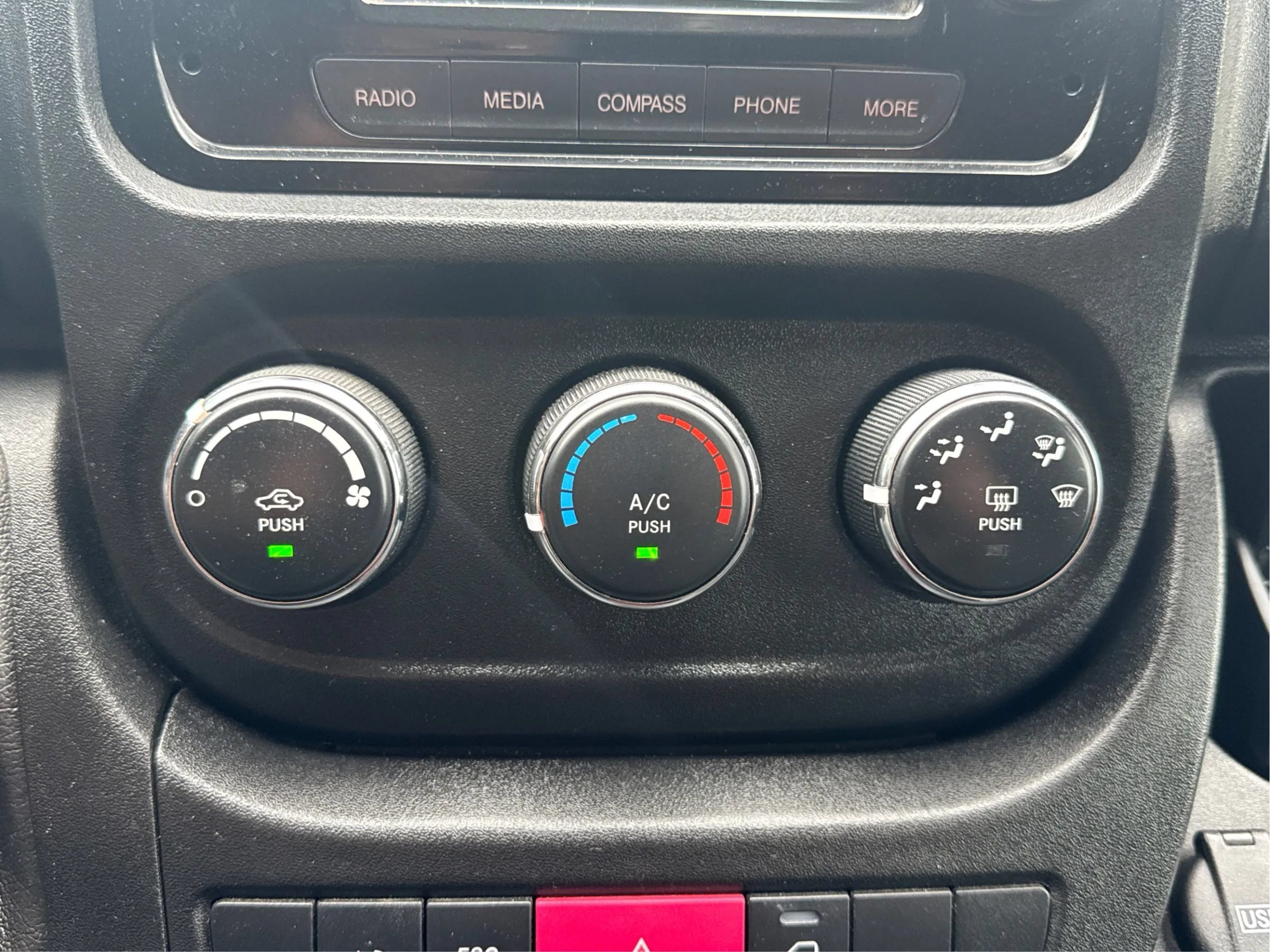 Used 2017 RAM ProMaster 2500 w/ Premium Appearance Group FWD image 30