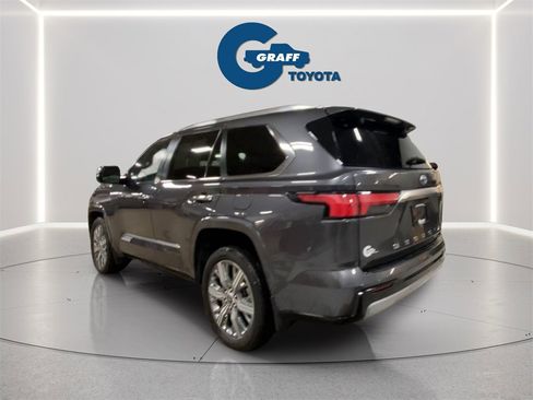 Used 2024 Toyota Sequoia Capstone image 3