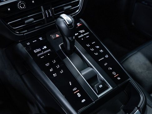 Used 2022 Porsche Macan GTS AWD/4WD image 56