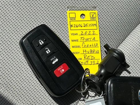 Used 2022 Toyota Corolla LE FWD image 48