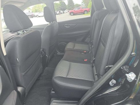 Used 2017 Nissan Rogue SV AWD/4WD image 6