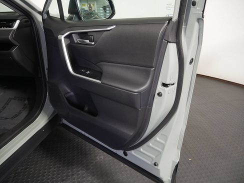 Used 2021 Toyota RAV4 XLE Premium AWD/4WD image 5