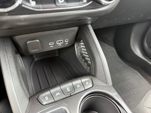 Used 2023 Chevrolet TrailBlazer LT w/ Convenience Package FWD image 19