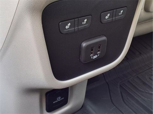 Used 2023 GMC Terrain Denali w/ Denali Premium Package image 23