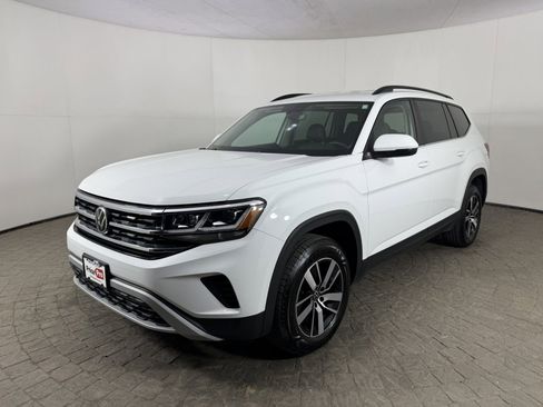 Used 2023 Volkswagen Atlas SE AWD/4WD image 3
