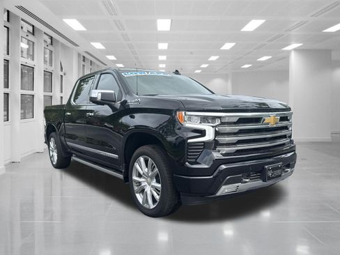 Used 2025 Chevrolet Silverado 1500 High Country AWD/4WD image 3