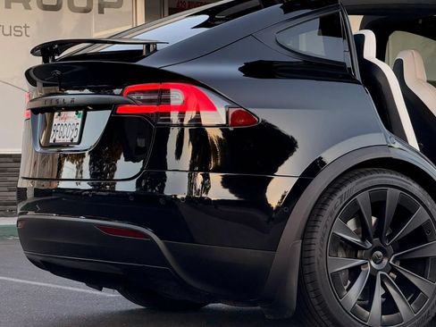 Used 2018 Tesla Model X 75D AWD/4WD image 9