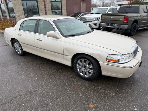 Used 2003 Lincoln Town Car Cartier image 7