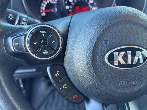 Used 2019 Kia Soul + image 18