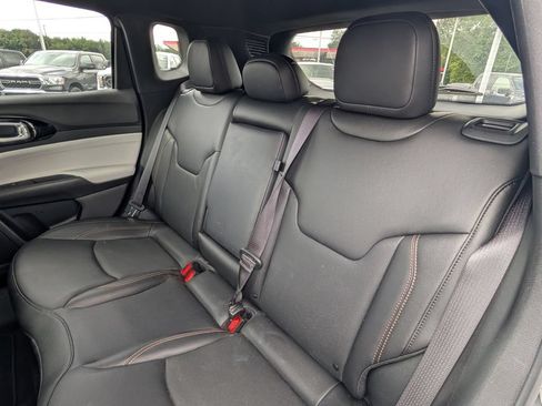 Used 2023 Jeep Compass Limited AWD/4WD image 12